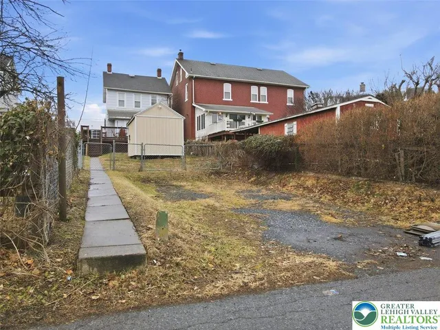 $201,600 | 105 South 2nd Street, Coplay, PA 18037