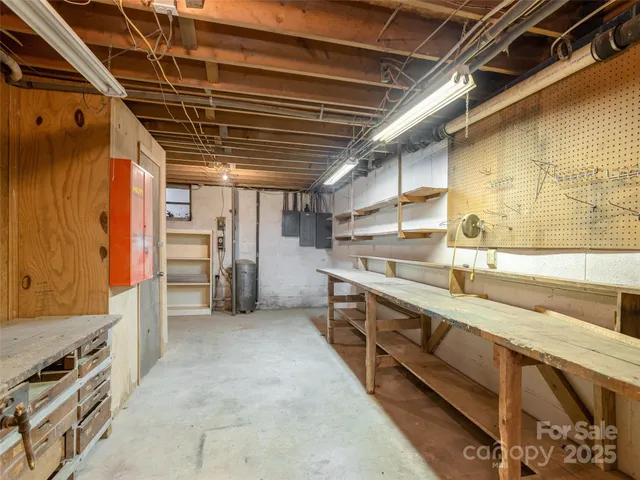 a view of a storage & utility room
