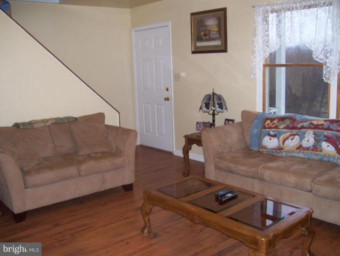 271 Pleasant Valley Road Westminster, MD 21158 - Photo 14 of 24 Family Room