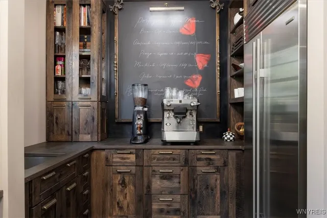 $1,395,000 | 21 Creekview Court, East Aurora, NY 14052