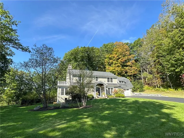 $1,395,000 | 21 Creekview Court, East Aurora, NY 14052