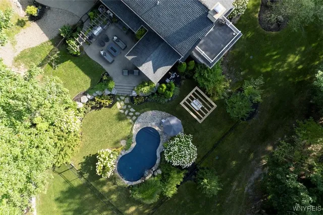 $1,395,000 | 21 Creekview Court, East Aurora, NY 14052