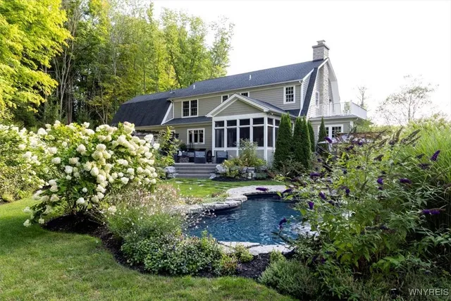 $1,395,000 | 21 Creekview Court, East Aurora, NY 14052