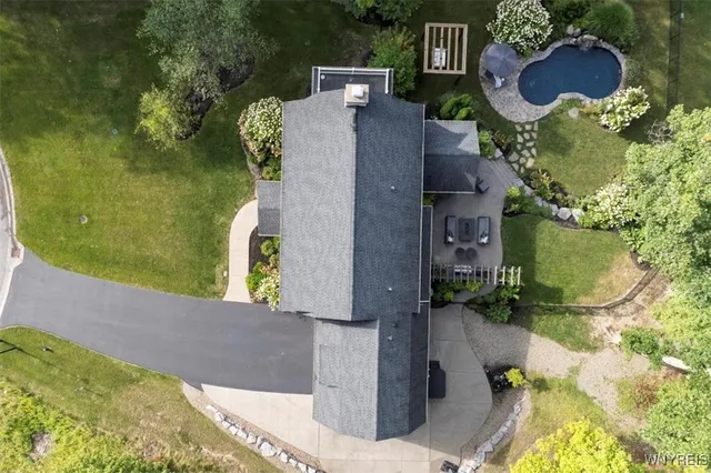 $1,395,000 | 21 Creekview Court, East Aurora, NY 14052