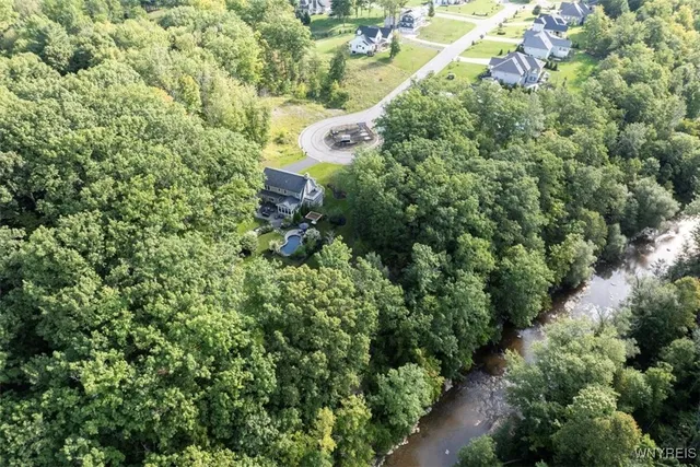 $1,395,000 | 21 Creekview Court, East Aurora, NY 14052