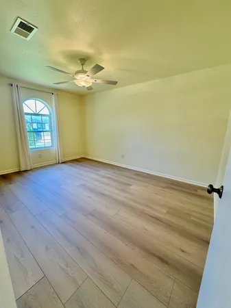 $2,500 | 5935 Meadow Way, Beaumont, TX 77707