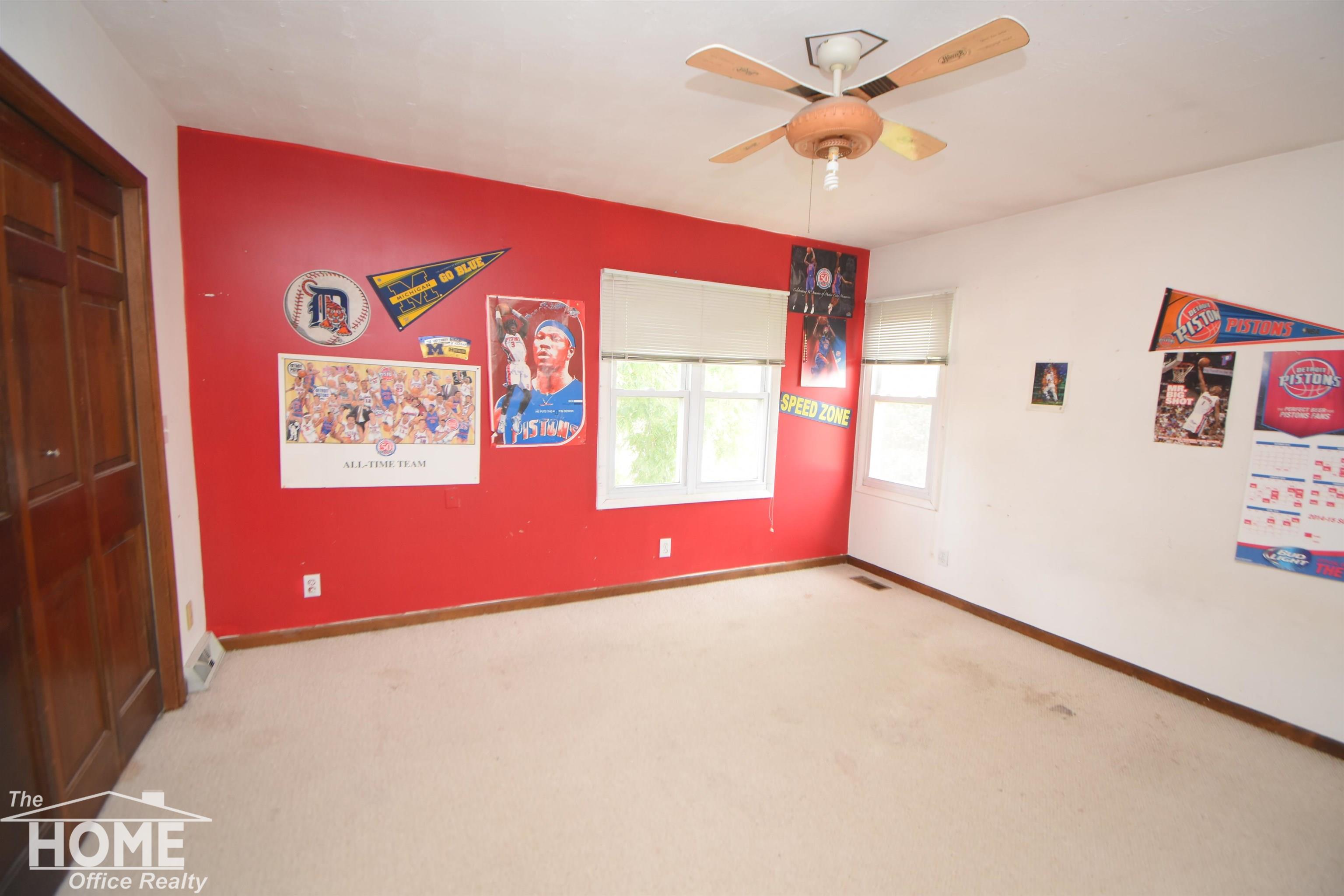 622 Keyte Street Owosso, MI 48867 - Photo 15 of 26 50116555-14.JPG