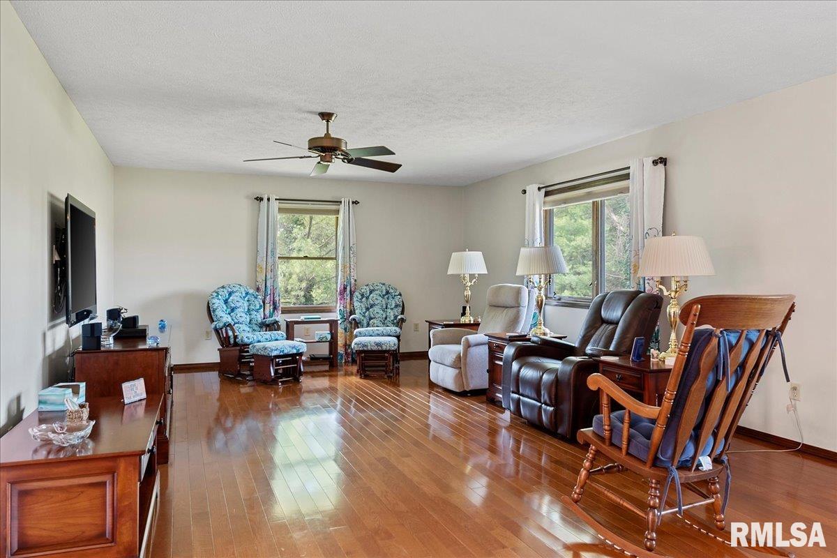 5356 Cockrell Lane Springfield, IL 62711 - Photo 7 of 52