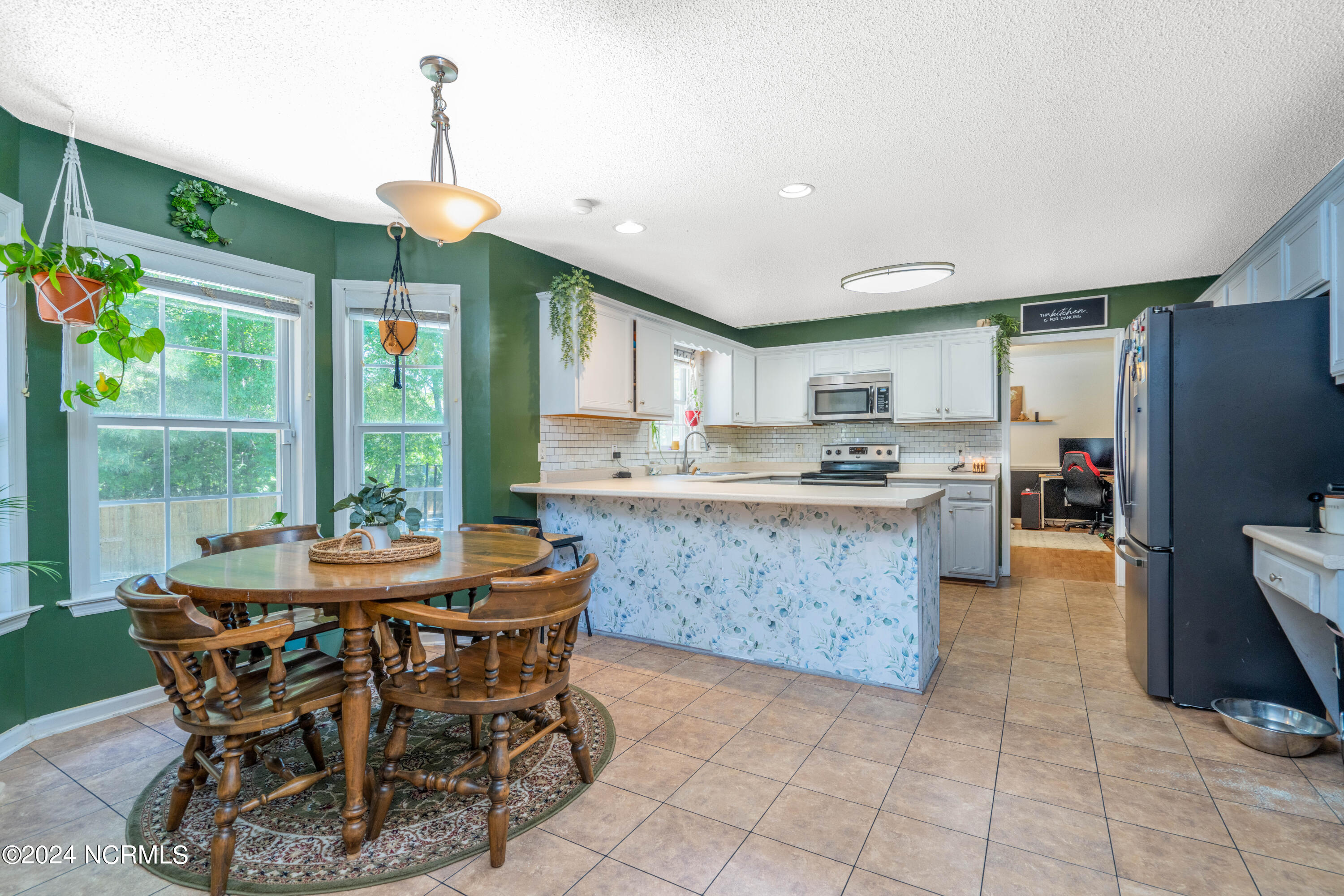 1002 A Pine Valley Road Jacksonville, NC 28546 - Photo 6 of 44 1002-A pine valley (9 of 45)