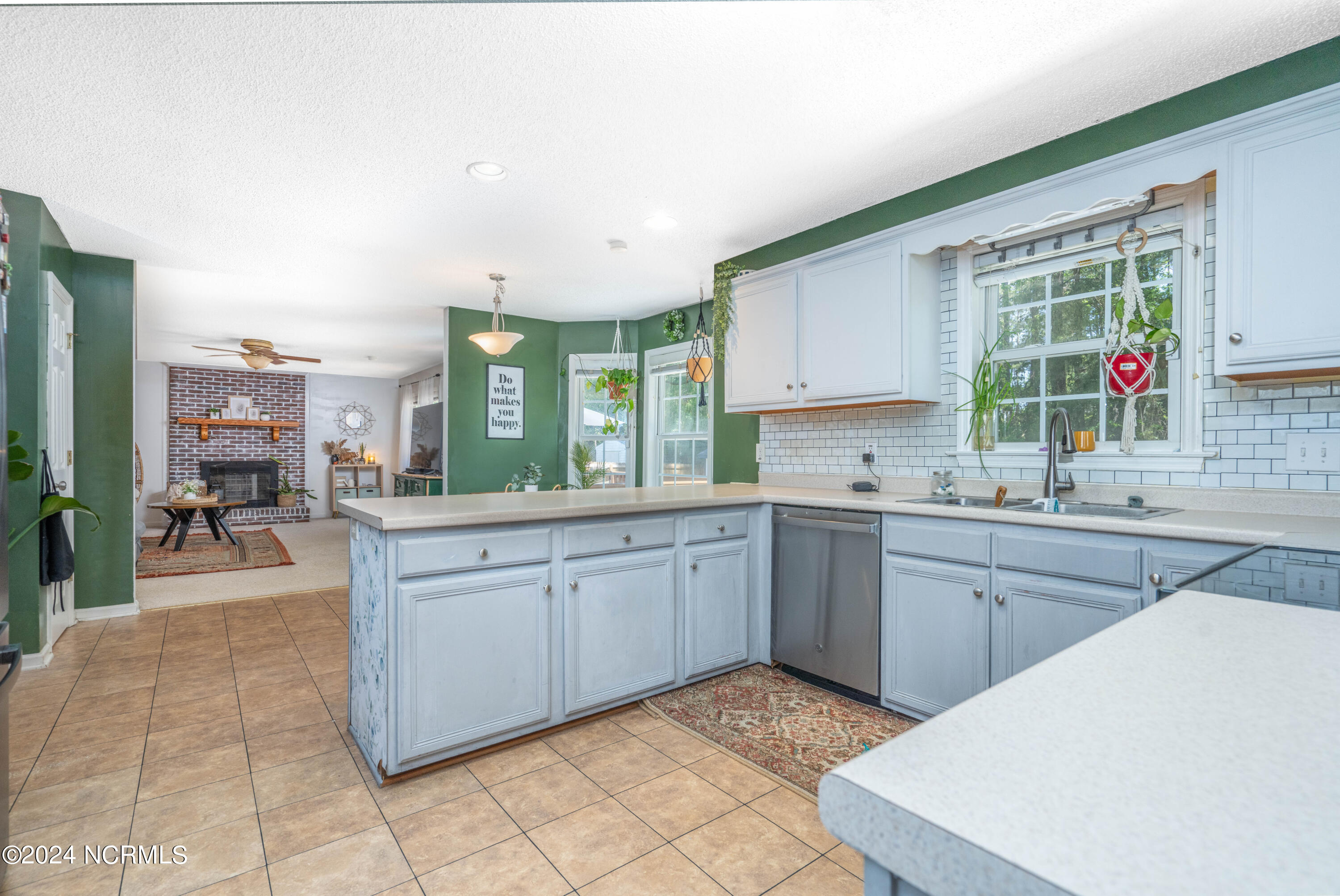 1002 A Pine Valley Road Jacksonville, NC 28546 - Photo 7 of 44 1002-A pine valley (5 of 45)