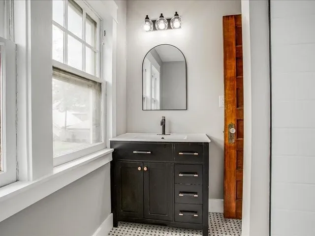 $549,000 | 6020 Central Street, Kansas City, MO 64113