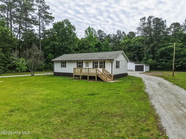 $319,999 | 206 Village Drive, Beaufort, NC 28516