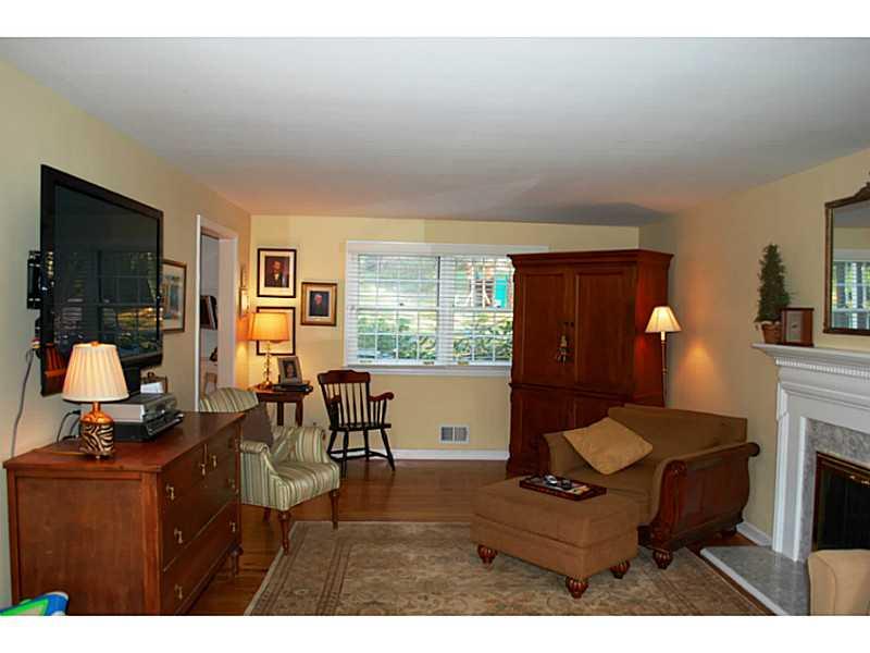 172 Topsfield Road Upper St. Clair, PA 15241 - Photo 3 of 25 Family Room.