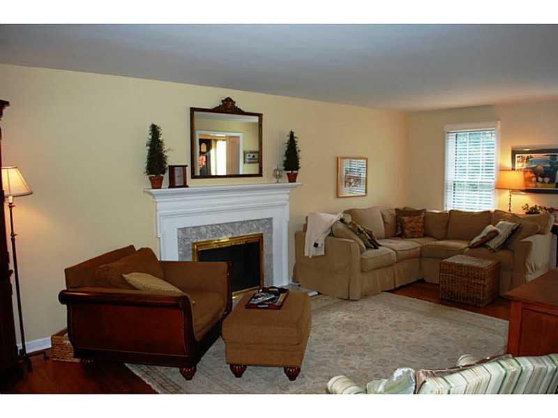 172 Topsfield Road Upper St. Clair, PA 15241 - Photo 4 of 25 Family Room.
