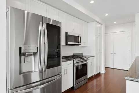 $625,000 | 900 20th Avenue South, Unit 1006, Nashville, TN 37212