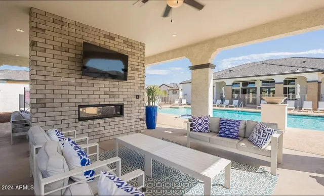 $2,124 | 1050 South 173rd Avenue, Unit 3, Goodyear, AZ 85338