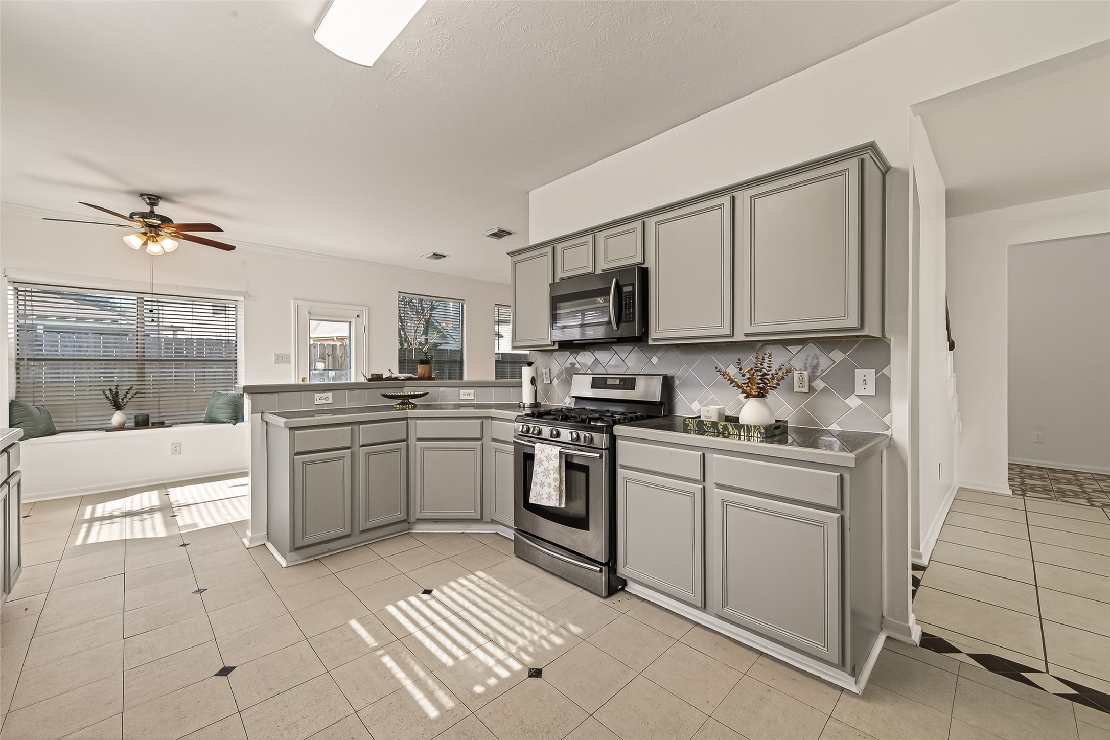 16315 April Ridge Drive Houston, TX 77083 - Photo 18 of 48