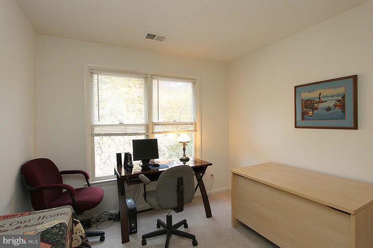 1605 Oak Spring Way Reston, VA 20190 - Photo 17 of 30 Bedroom