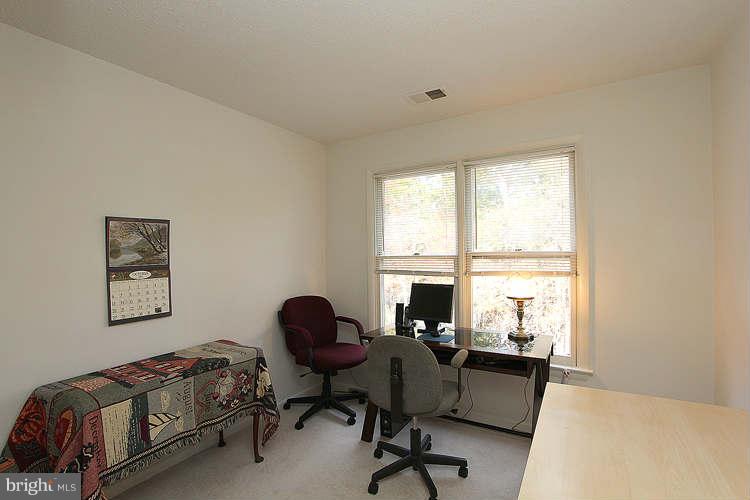 1605 Oak Spring Way Reston, VA 20190 - Photo 18 of 30 Bedroom
