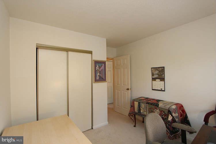 1605 Oak Spring Way Reston, VA 20190 - Photo 19 of 30 Bedroom