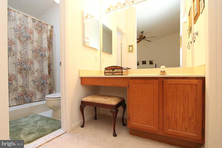 1605 Oak Spring Way Reston, VA 20190 - Photo 24 of 30 Bath (Master)