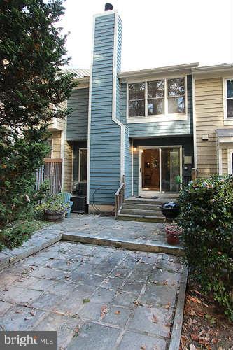 1605 Oak Spring Way Reston, VA 20190 - Photo 28 of 30 Exterior (Rear)