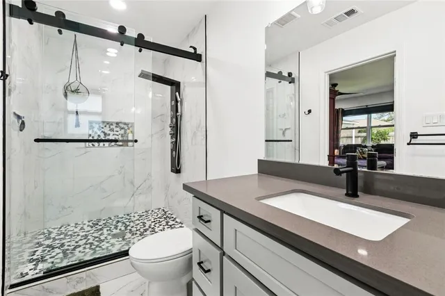 $2,400 | 1929 Green Oaks Drive, Gretna, LA 70056