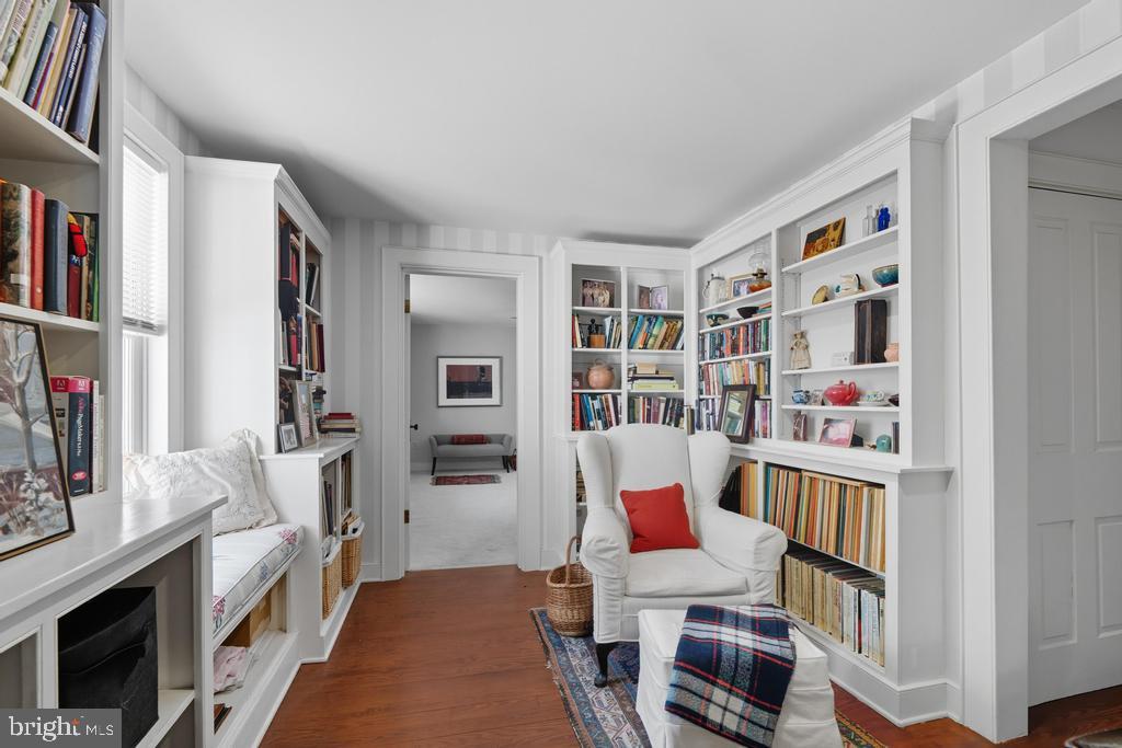 119 High Street Chestertown, MD 21620 - Photo 25 of 60 Second Floor Landing Library Nook