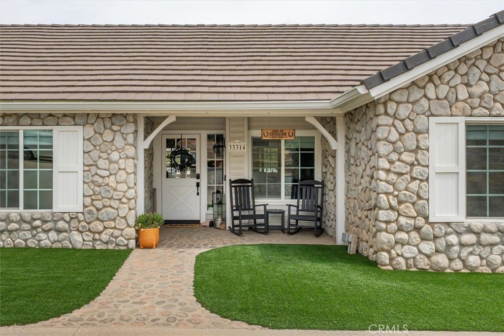 33314 Pewter Road Agua Dulce, CA 91390 - Photo 2 of 66 Front Porch