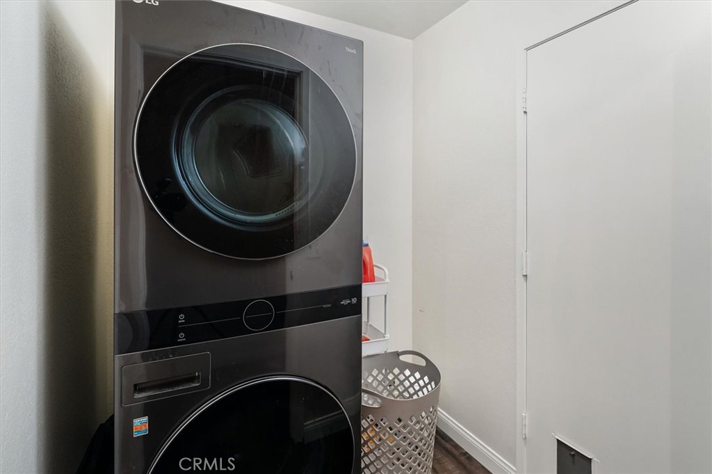 33314 Pewter Road Agua Dulce, CA 91390 - Photo 34 of 66 Laundry Inside