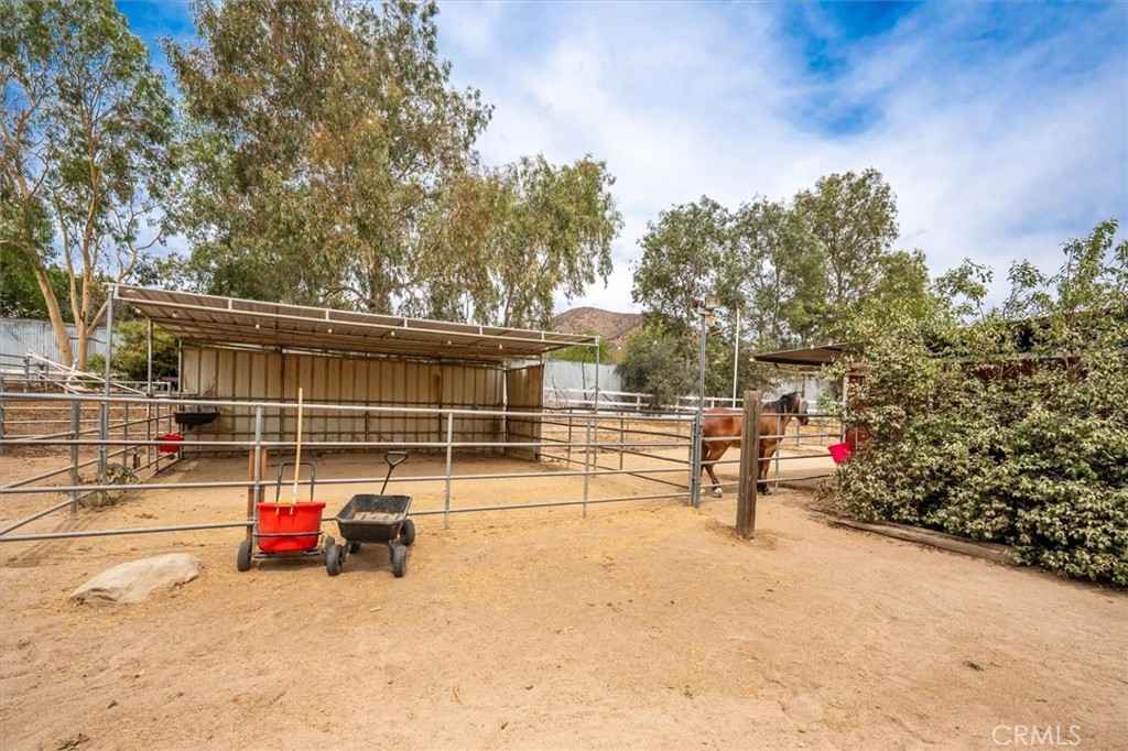 33314 Pewter Road Agua Dulce, CA 91390 - Photo 50 of 66 Pipe Corral