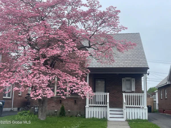 $320,000 | 130 Van Schoick Avenue, Albany, NY 12209