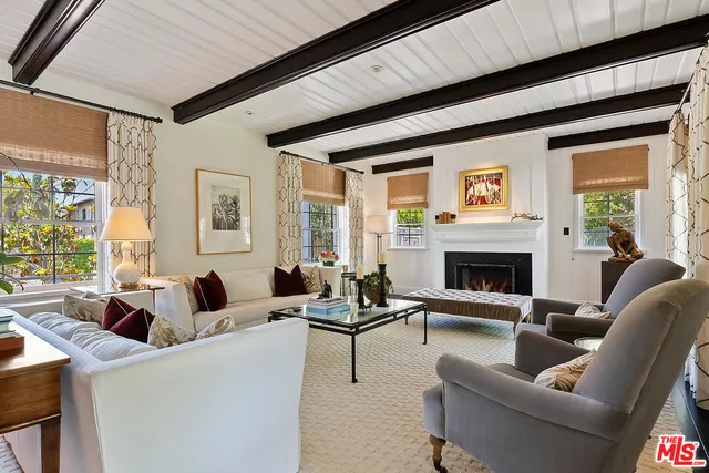 a view of entryway and hall