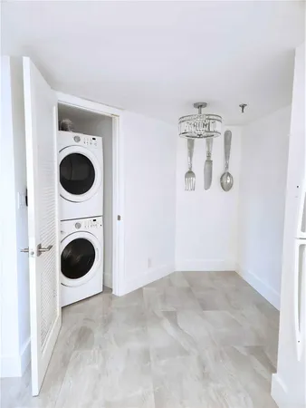 $2,900 | 6463 La Costa Drive, Unit 301, Boca Raton, FL 33433