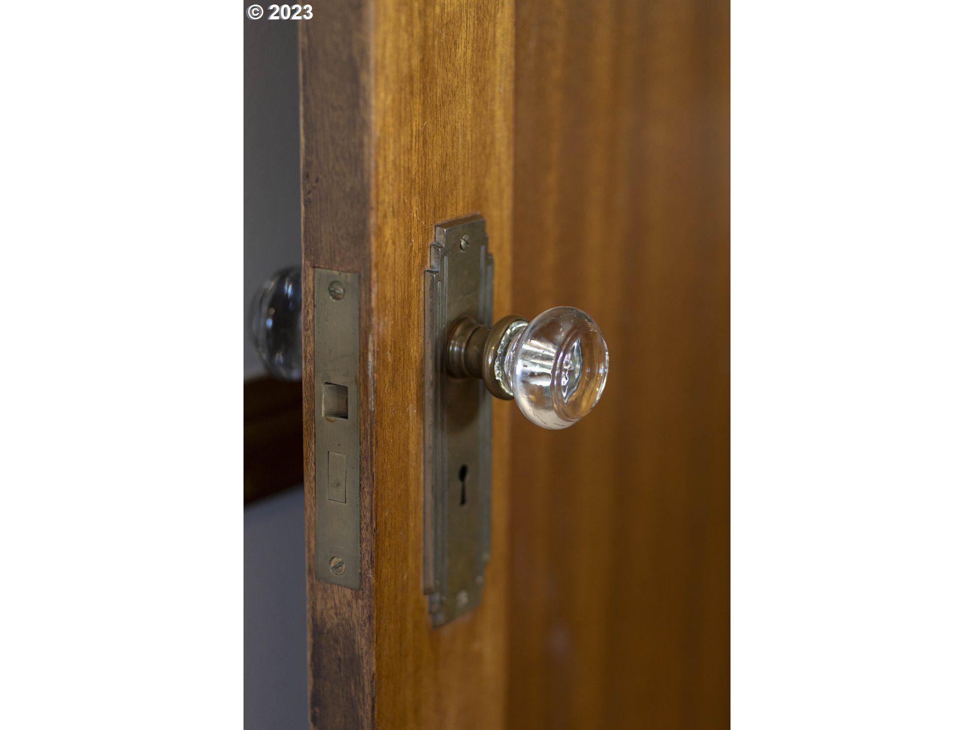 3227 Southeast Lambert Street Portland, OR 97202 - Photo 19 of 44 a picture of a bathroom with a shower curtain
