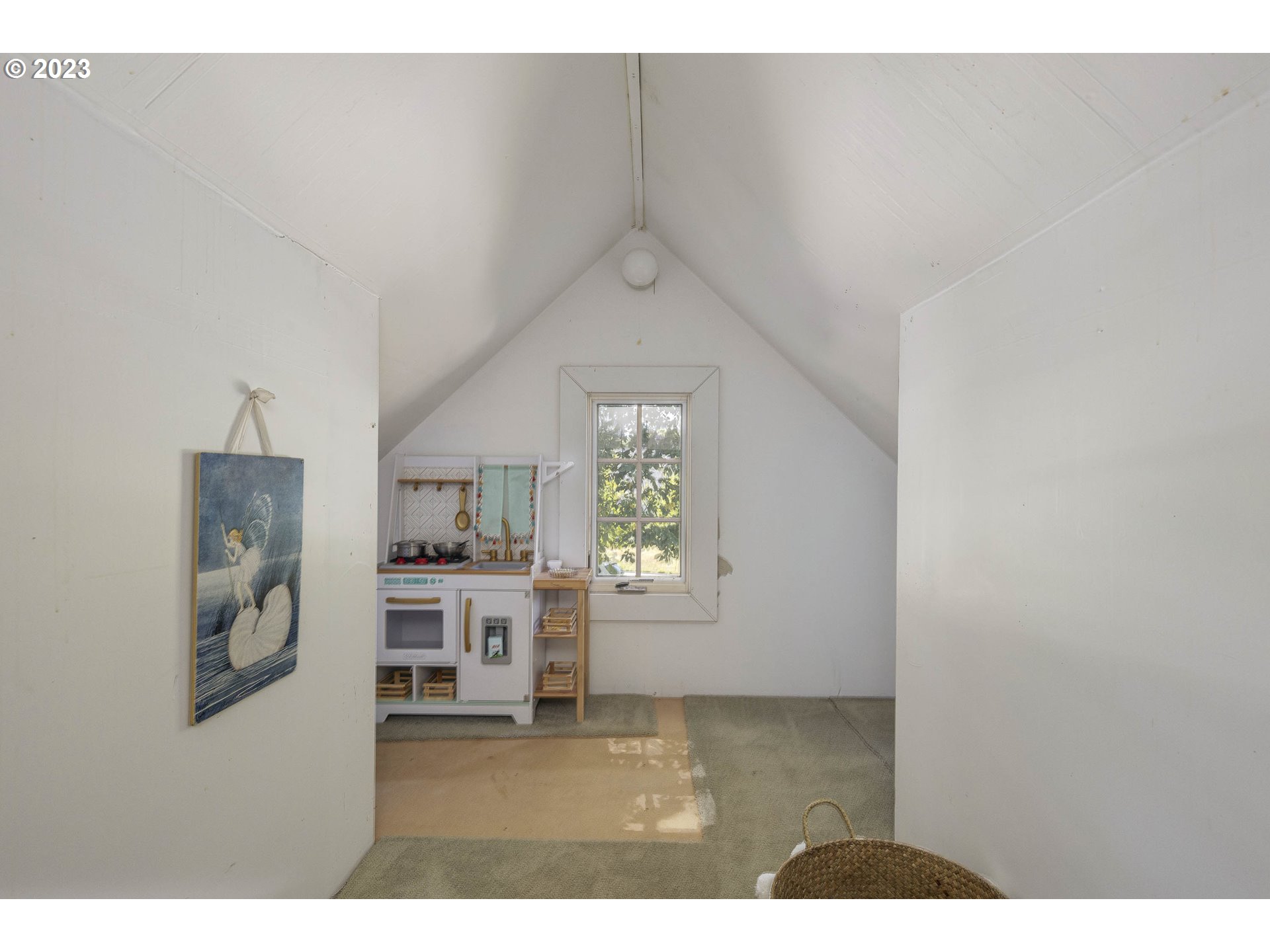 3227 Southeast Lambert Street Portland, OR 97202 - Photo 29 of 44 a view interior of kitchen and hall with wooden floor