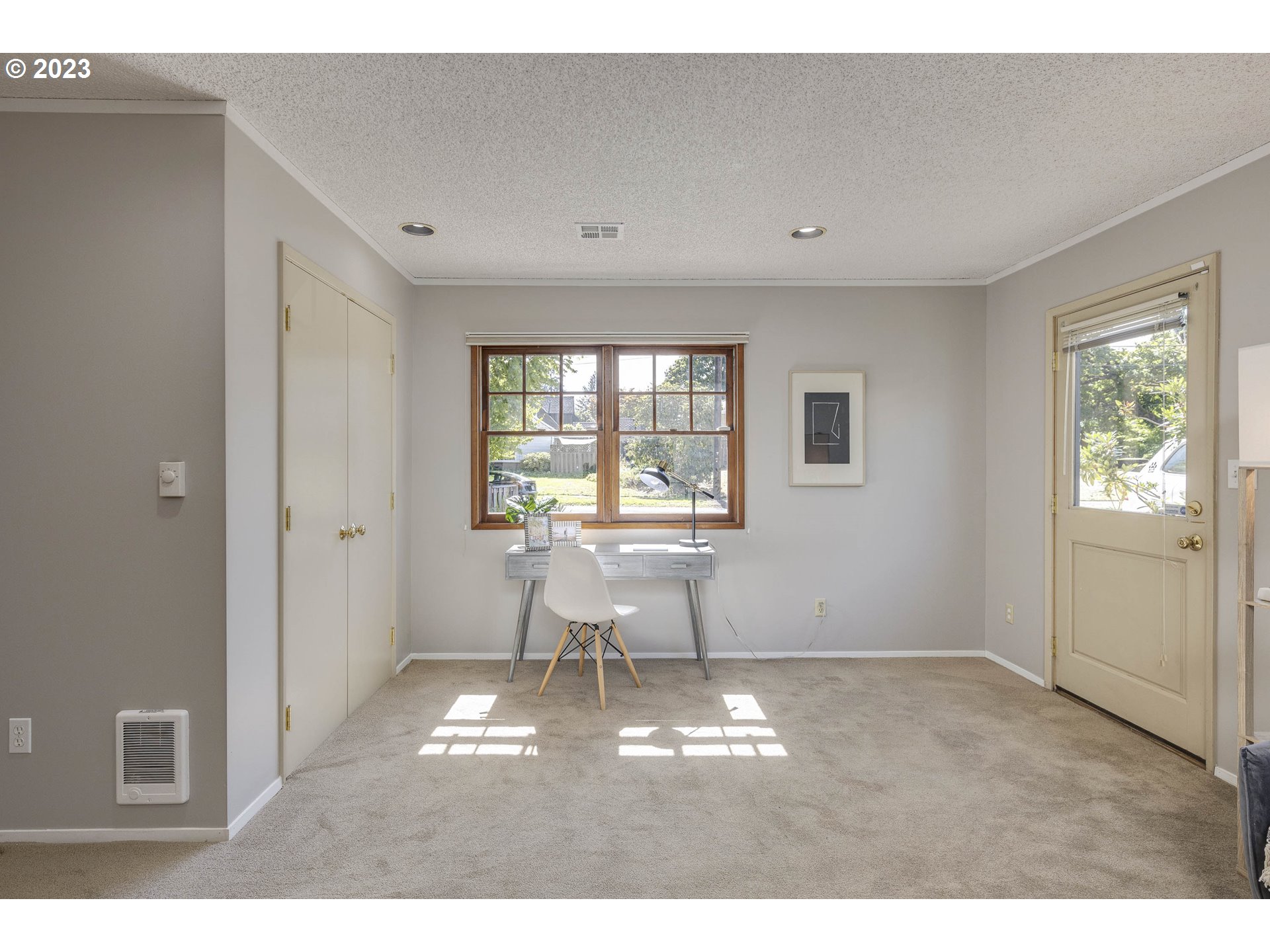 3227 Southeast Lambert Street Portland, OR 97202 - Photo 40 of 44 a workspace with furniture and window