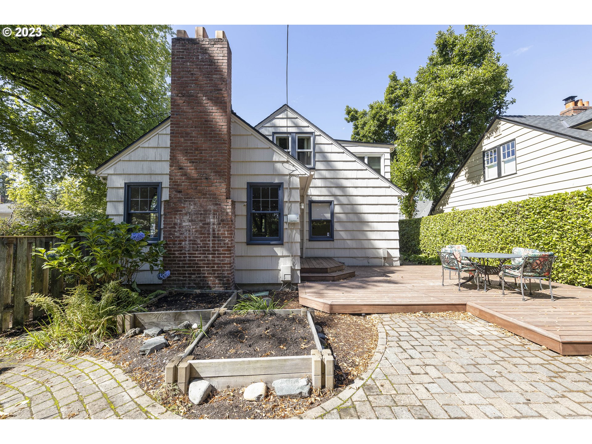 3227 Southeast Lambert Street Portland, OR 97202 - Photo 42 of 44 a front view of a house