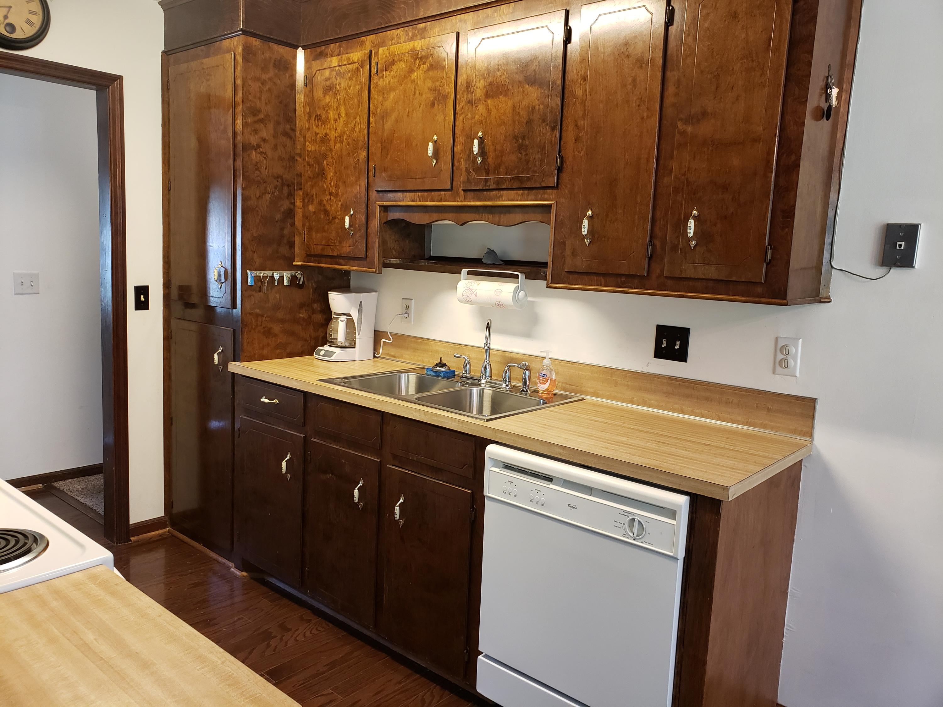 205 Ruffin Road Summerville, SC 29486 - Photo 8 of 21 Kitchen cabinets