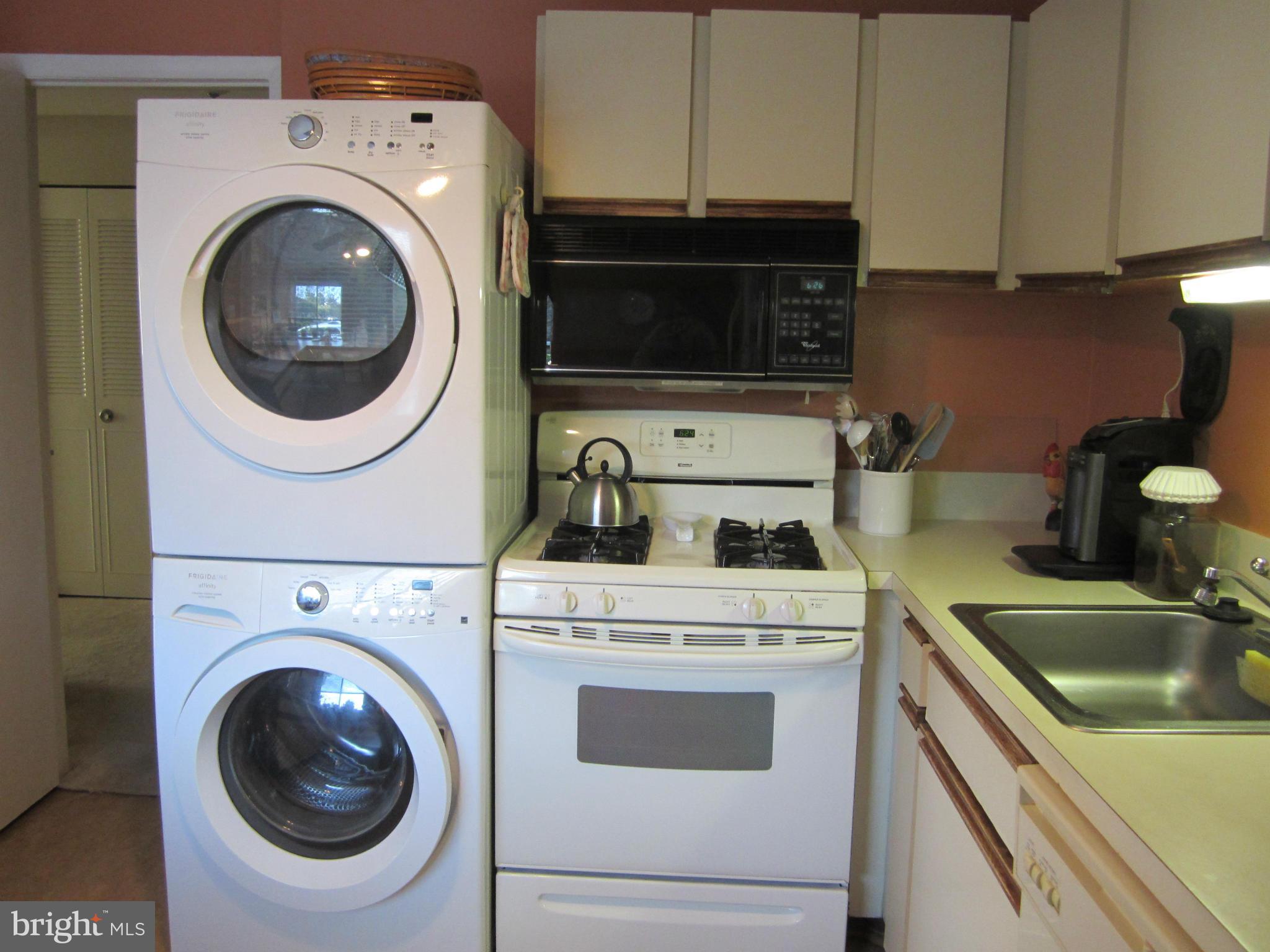 19040 Mills Choice Road, Unit 1 Gaithersburg, MD 20886 - Photo 12 of 30 Large full-size washer and dryer