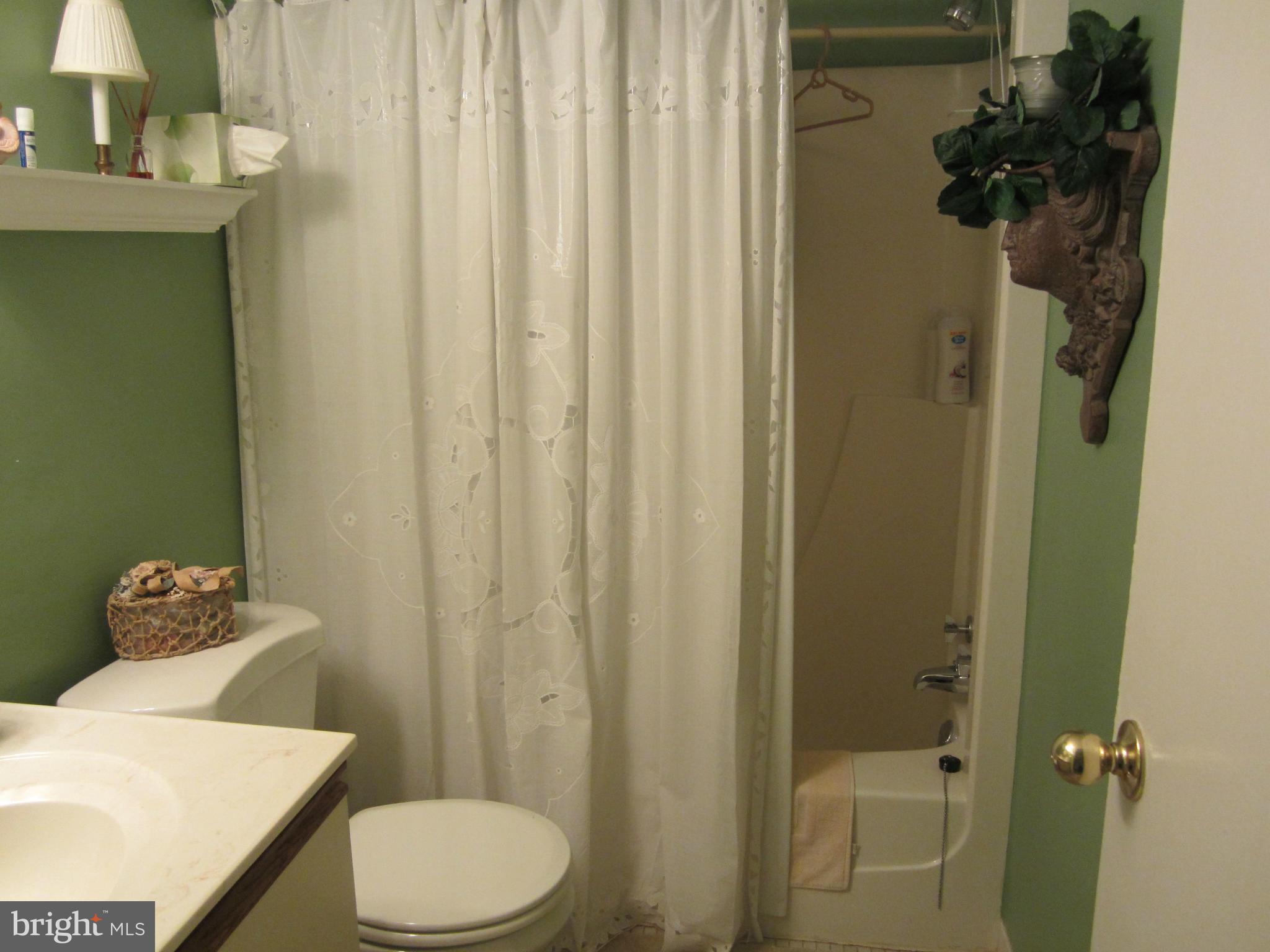 19040 Mills Choice Road, Unit 1 Gaithersburg, MD 20886 - Photo 14 of 30 Bath