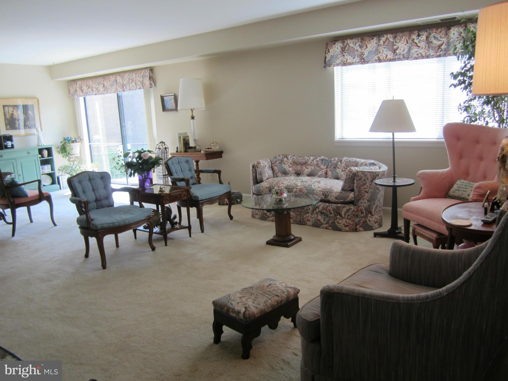 19040 Mills Choice Road, Unit 1 Gaithersburg, MD 20886 - Photo 3 of 30 Huge light-filled Living Room