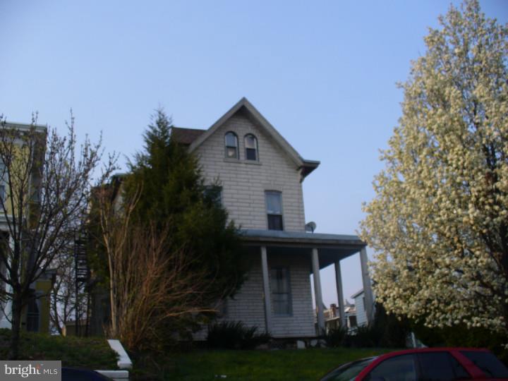 339 Spring Street Reading, PA 19601 - Photo 4 of 11 Gallery Image 4