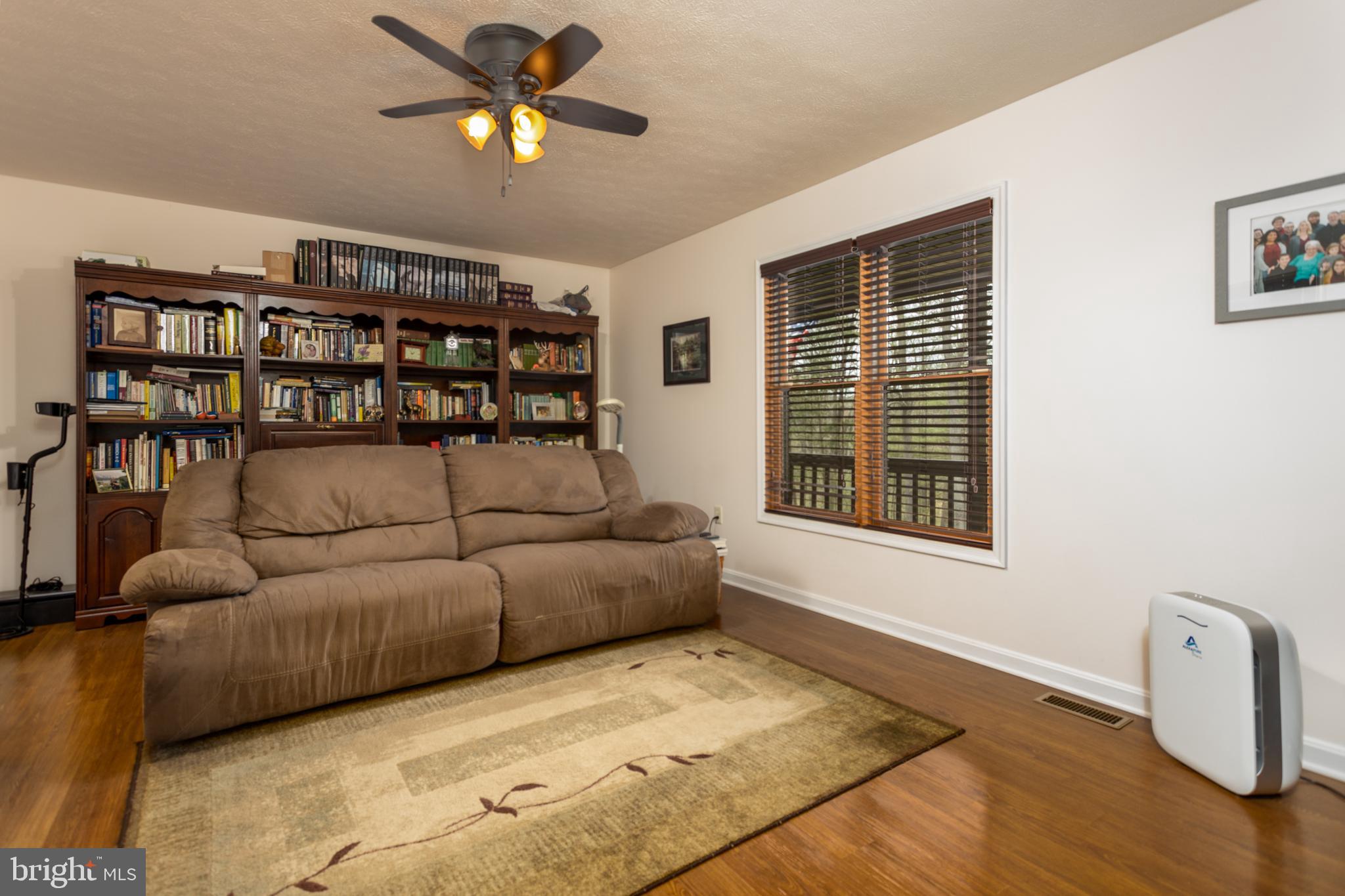 400 Cedar Ridge Road Berkeley Springs, WV 25411 - Photo 7 of 40 family room