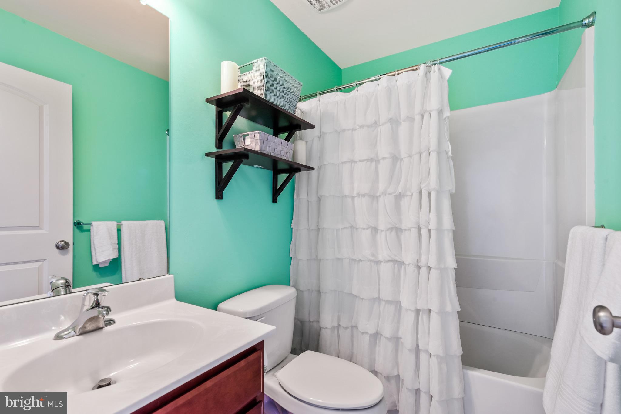 4001 Cephas Child Road, Unit 12 Doylestown, PA 18902 - Photo 17 of 25 Beautiful condition secondary bathroom