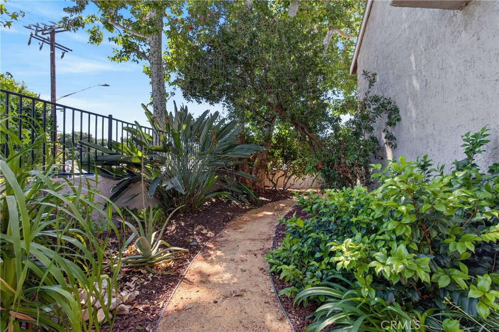 23102 Kimmore Terrace Valencia, CA 91355 - Photo 40 of 45 Side Yard