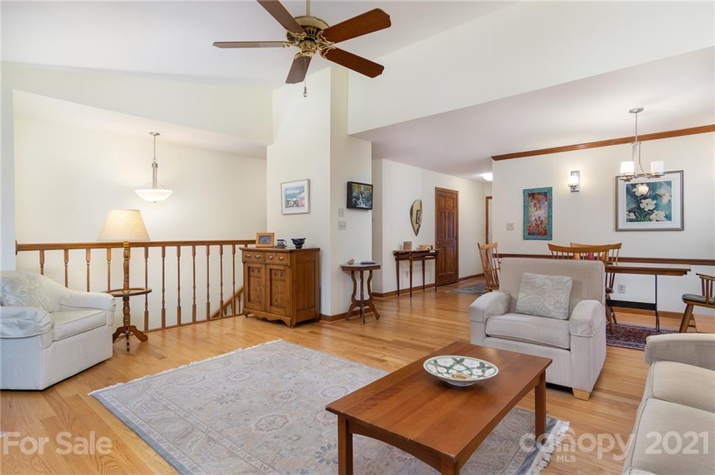 123 Beaver Ridge Road, Unit 123 Asheville, NC 28804 - Photo 12 of 41 Gallery Image 12