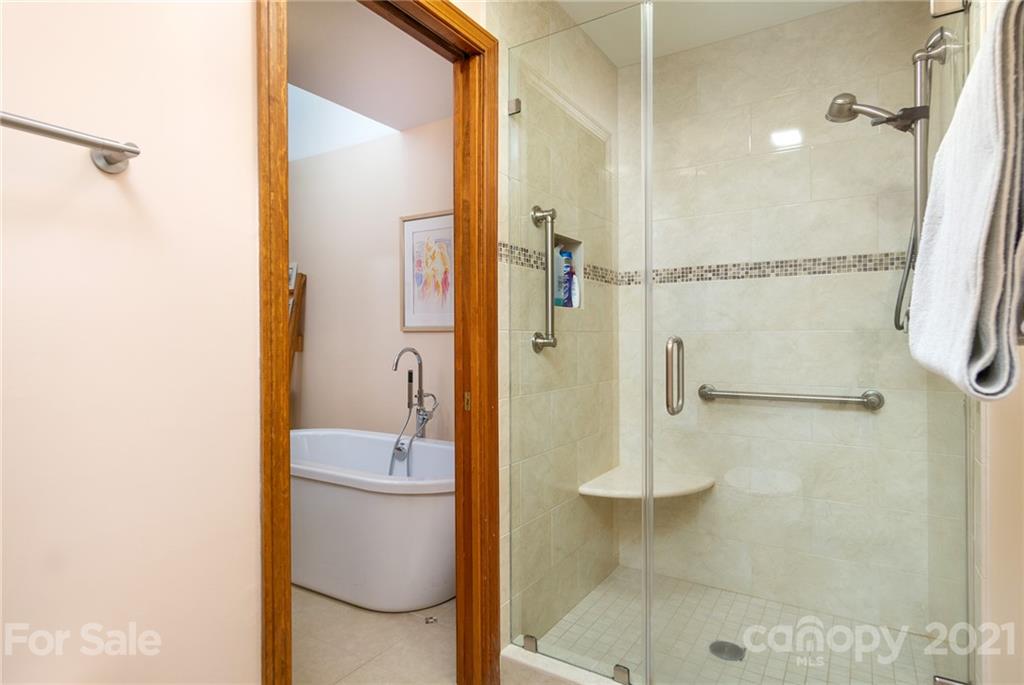 123 Beaver Ridge Road, Unit 123 Asheville, NC 28804 - Photo 18 of 41 Gallery Image 18