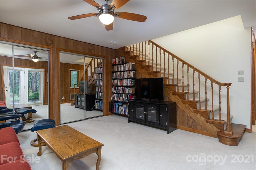 123 Beaver Ridge Road, Unit 123 Asheville, NC 28804 - Photo 25 of 41 Gallery Image 25