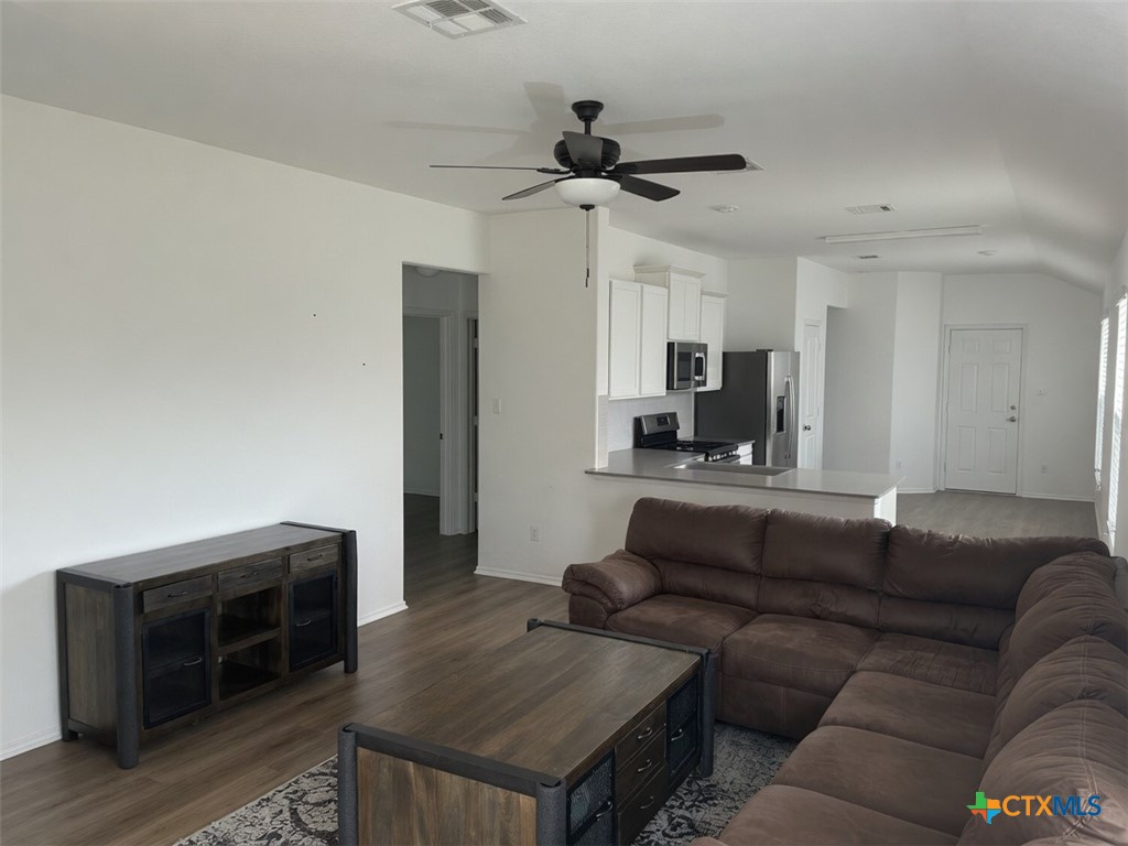 121 Rowdy Yates Way Jarrell, TX 76537 - Photo 4 of 18